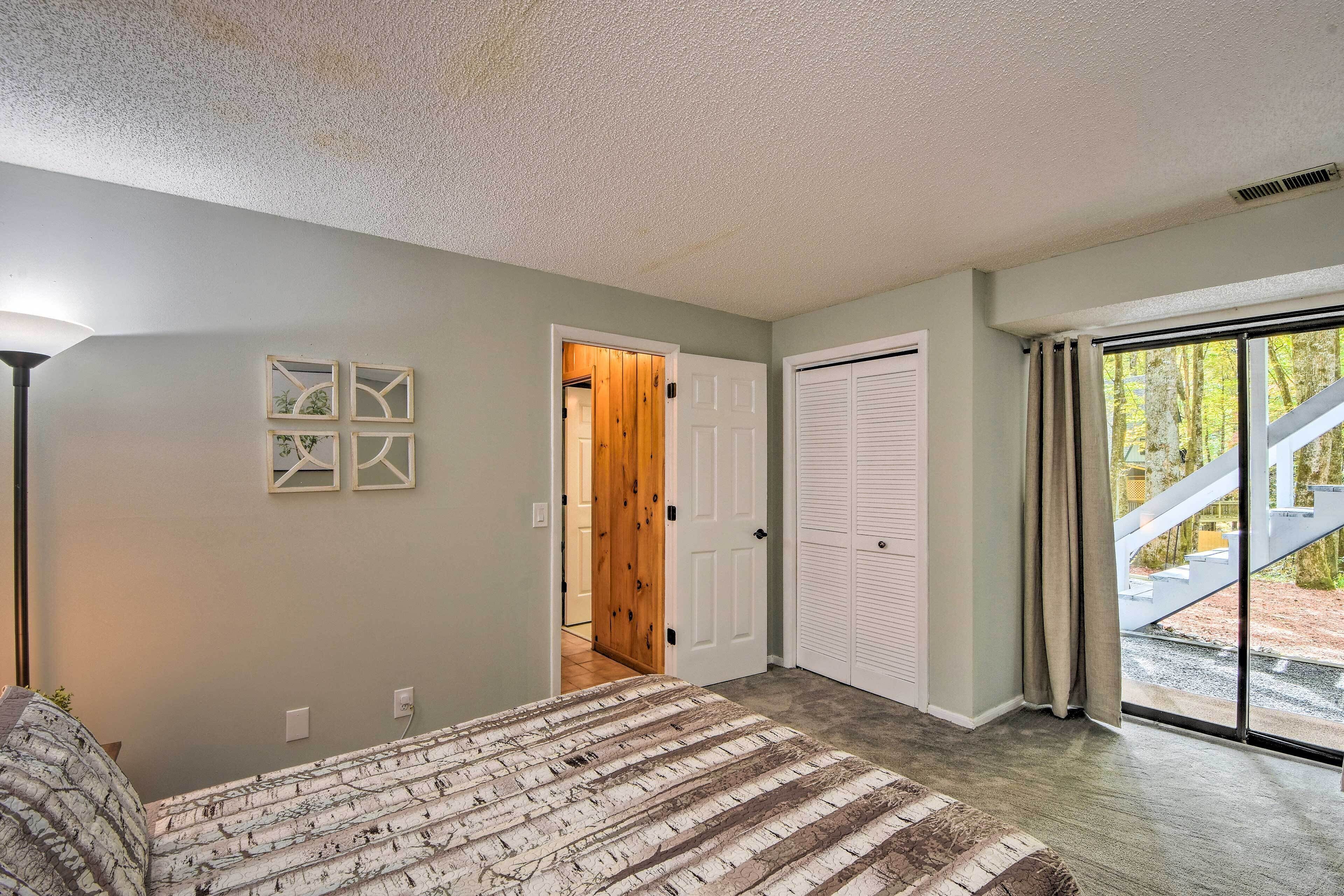 Modern Mountain Cabin w/ Resort-Style Amenities!