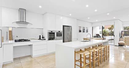 Kiama Seaside Getaway - Just 1 1/2 hours south of Sydney - up to 4 Adults and 2 children