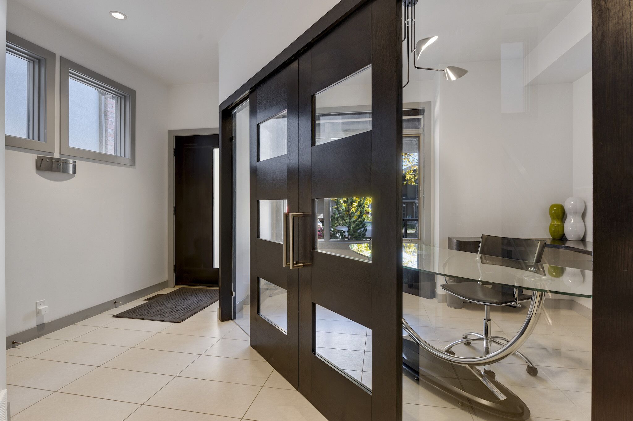 Posh Downtown House w/ Hot tub, Double Car Garage, Fresh Coffee and More!