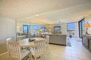 Interior - Mainsail 351 - Gulf Front, Free Beach Service, Heated Pool, Tennis + Fitness! (Miramar Beach)