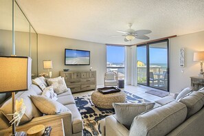 TV - Mainsail 351 - Gulf Front, Free Beach Service, Heated Pool, Tennis + Fitness! (Miramar Beach)