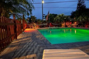Udendørs pool, opvarmet pool