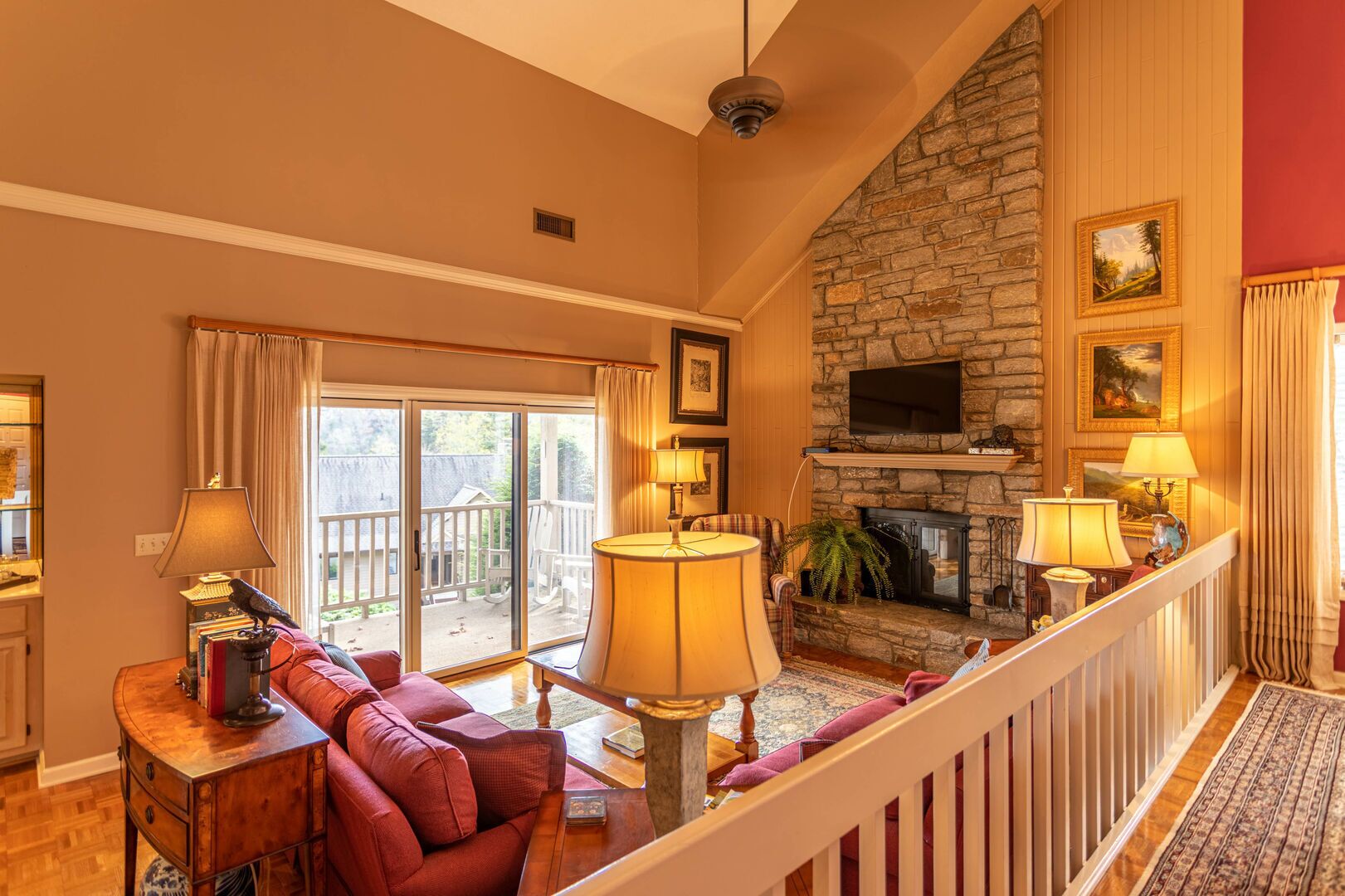 Chetola Hickory 4 - 3bd 3ba with fireplace and vaulted ceilings in the beautiful Chetola Resort