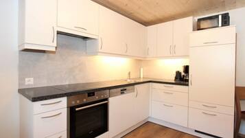 Kühlschrank, Mikrowelle, Ofen, Geschirrspüler