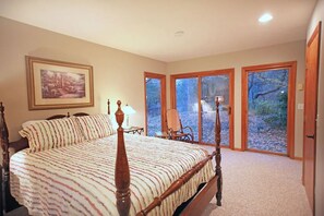 3 habitaciones, escritorio, tabla de planchar con plancha y wifi gratis 