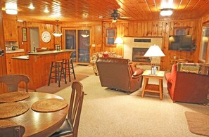 Smart TV, chimenea y impresora 