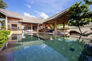 Outdoor pool, pool umbrellas, sun loungers