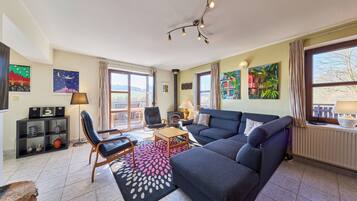 TV, peis og fotballspill