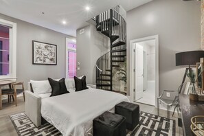 2 bedrooms, iron/ironing board, travel cot, WiFi