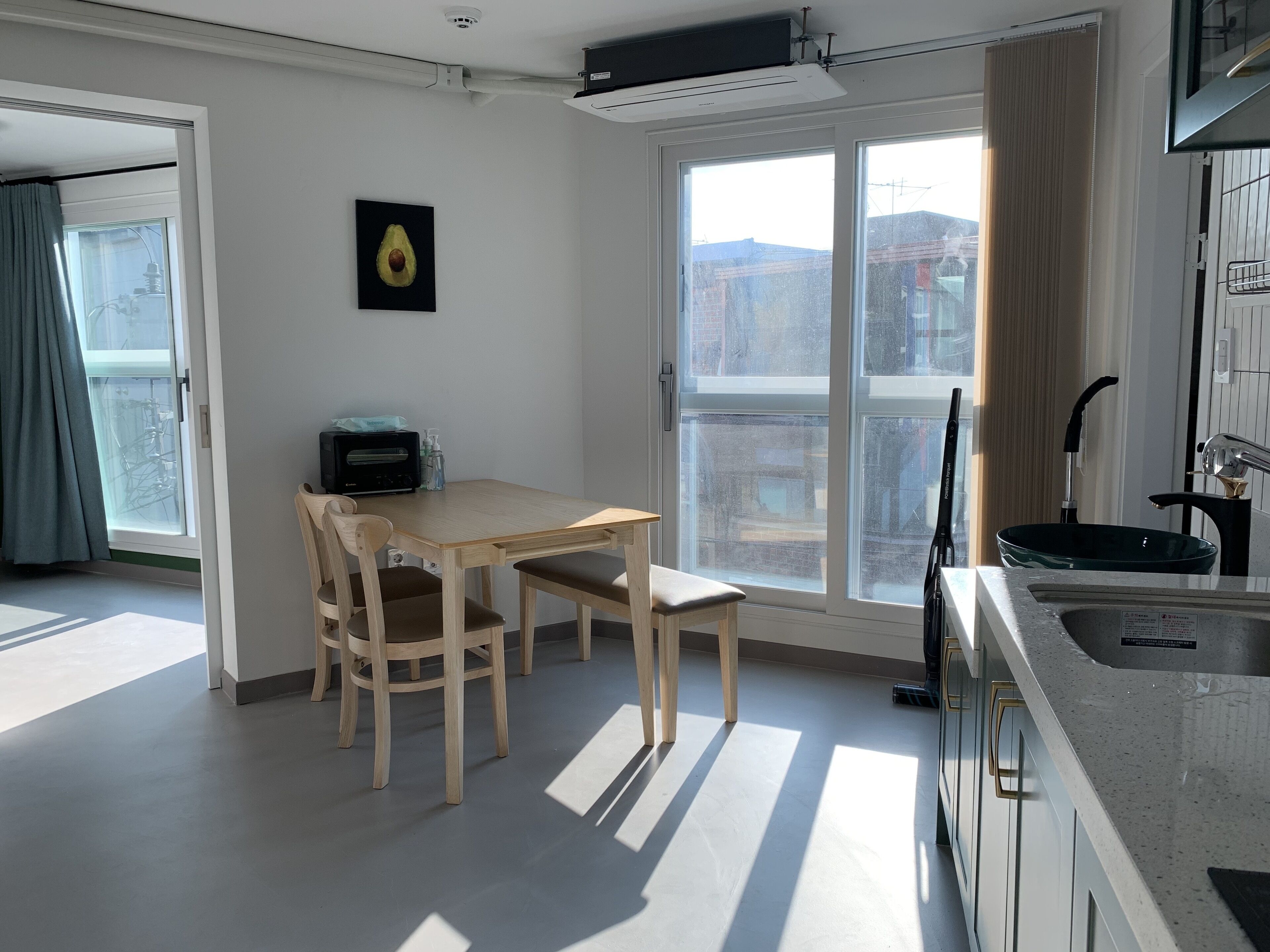 컴포트   아파트, 침실 2개 | 거실 공간 | 바닥 난방/온돌