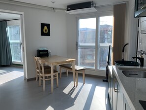 コンフォート アパートメント 2 ベッドルーム | リビング エリア | 床暖房