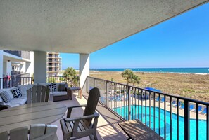 تناول الطعام بالخارج