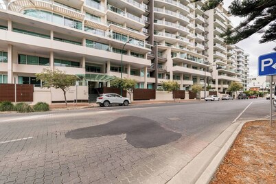 Glenelg getaway - Liberty Luxury