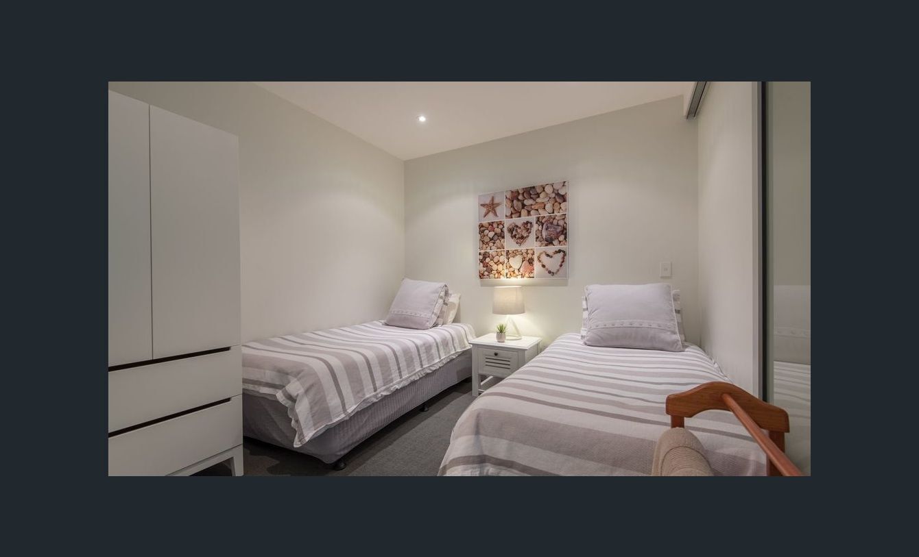 Glenelg getaway - Liberty Luxury — image 11