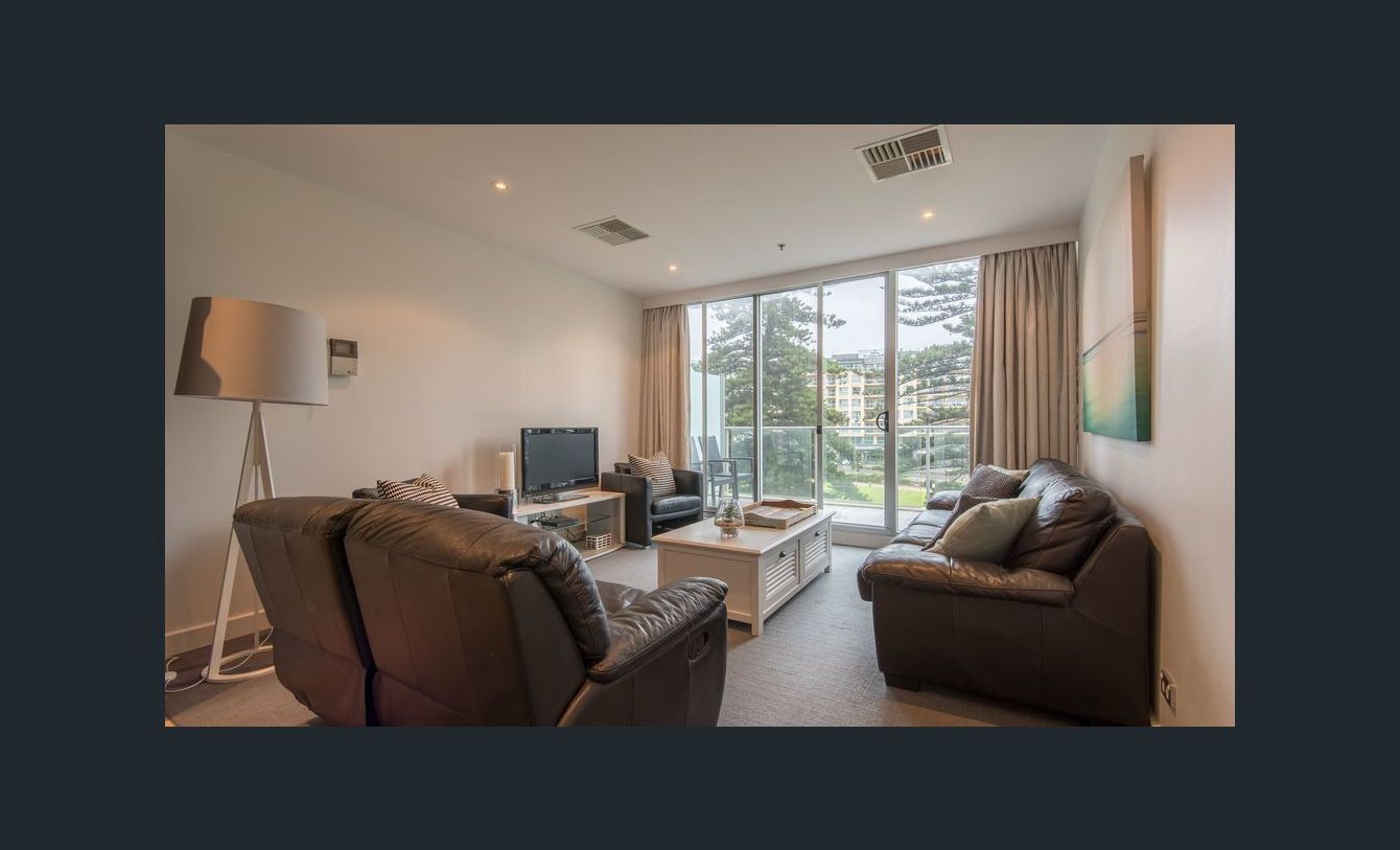 Glenelg getaway - Liberty Luxury — image 13