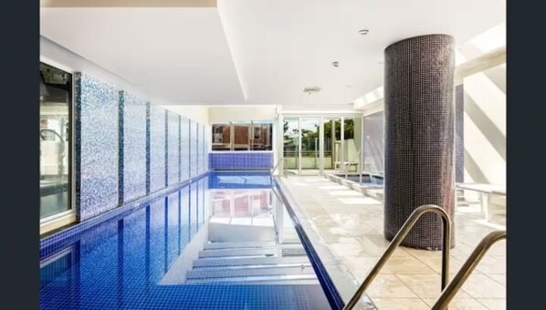 Indendørs pool, opvarmet pool