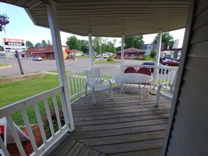 Outdoor dining - Pet Friendly* The Stacker* Brunet Island State Park*Chippewa River* HikingTrails (Cornell)