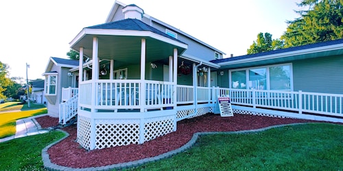 Pet Friendly* The Stacker* Brunet Island State Park*Chippewa River* HikingTrails