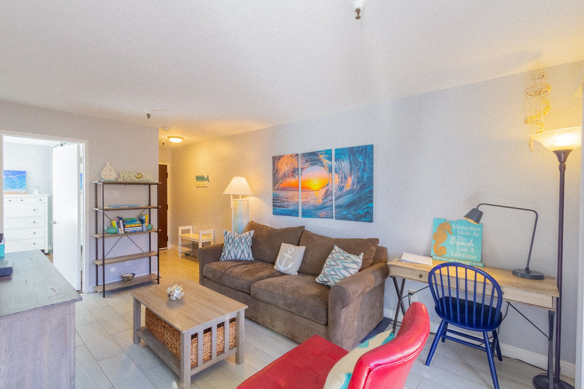 Walk to the Beach Condo w/Parking, King Bed, Grill