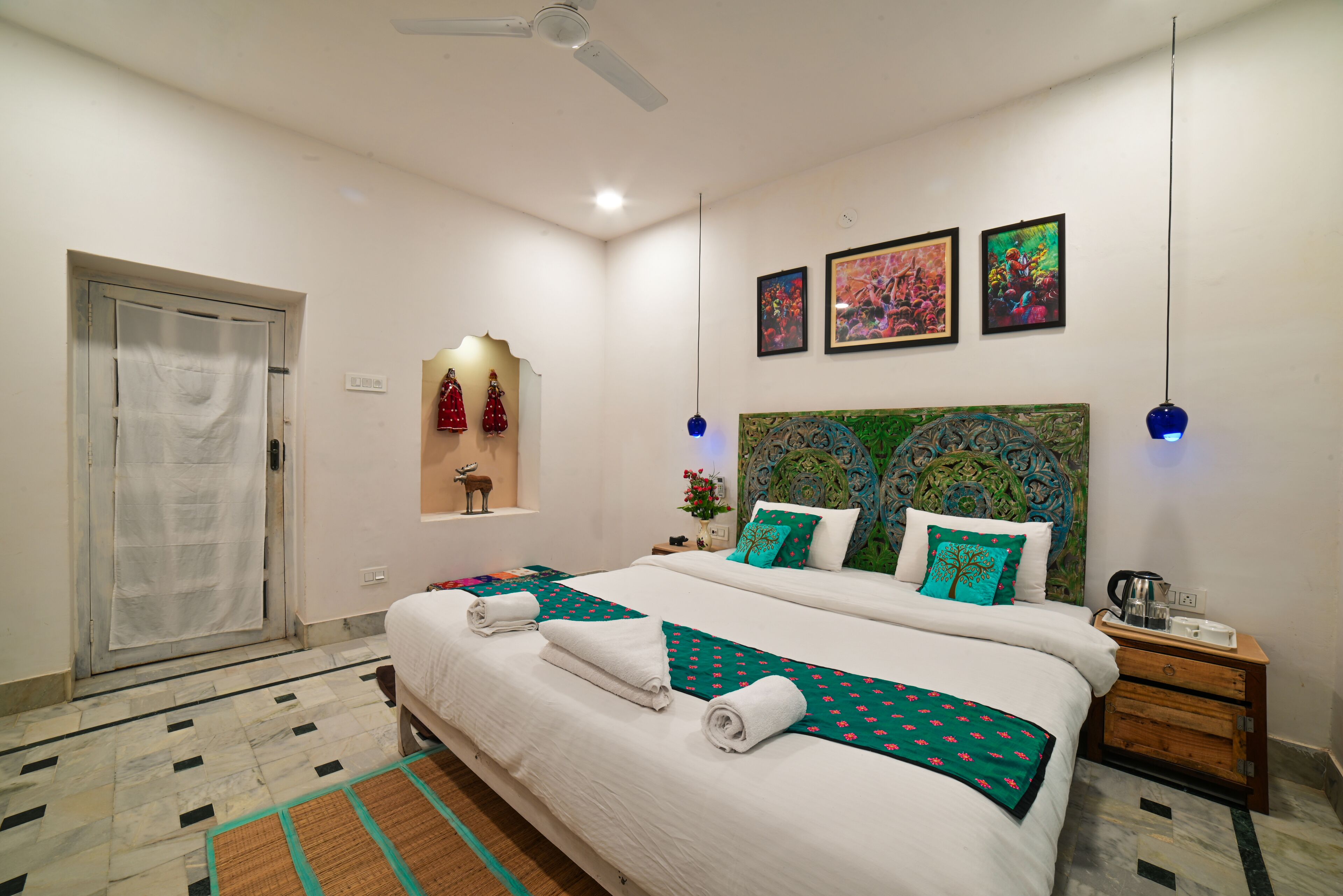 3 habitaciones, escritorio, tabla de planchar con plancha y wifi gratis 