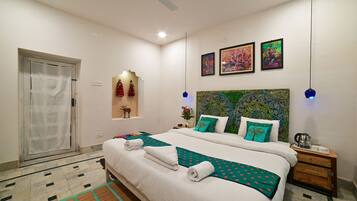 3 Schlafzimmer, Schreibtisch, Bügeleisen/Bügelbrett, kostenloses WLAN