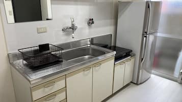 Private Vacation Home | Private kitchenette | Fridge, microwave, stovetop, cookware/dishes/utensils