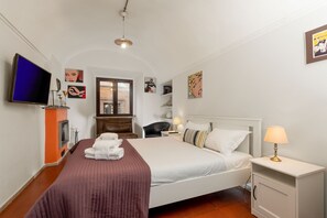 1 chambre, fer et planche à repasser, Wi-Fi gratuit, draps fournis