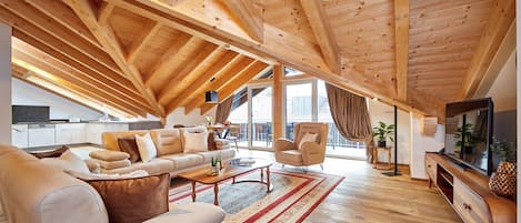 ملاءات للفراش لا تسبب الحساسية وخزنة داخل الغرفة وستائر تعتيم