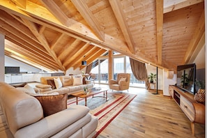 Panoramic Suite, 2 Bedrooms, Non Smoking, Mountain View | Hypo-allergenic bedding, in-room safe, blackout drapes, soundproofing - Bader Suites (Garmisch-Partenkirchen)