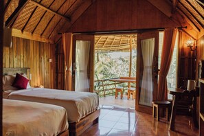 Desk, free WiFi, bed sheets - The Tamban Jukung (Penida Island)