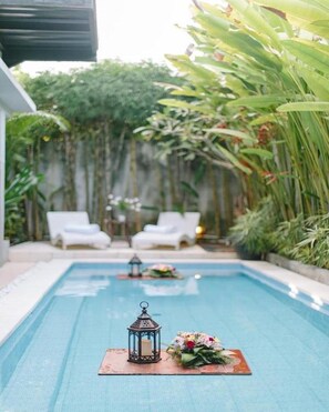 Outdoor pool - Villa Habibi (Ungasan)