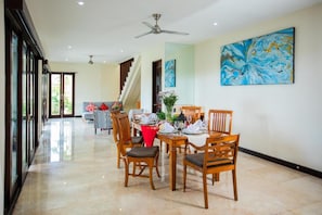 Villa (3 Bedrooms) | In-room dining - Teras Karma Villa (Ungasan)