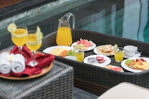Outdoor dining - Anari Villa 1 (Kuta)