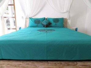 2 dormitorios, caja fuerte, espacio para trabajar con un portátil