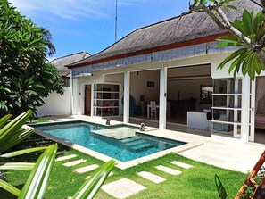 Outdoor pool - Villa Mutiara (Jimbaran)