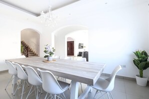Dining - Spectacular Al Wasl Villa - With Private Pool (Dubai)