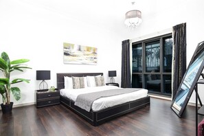 1 quarto, espaço de trabalho para notebook