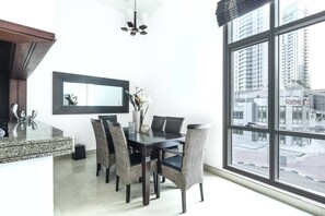 Dining - Remarkable & Gorgeous 1BR Loft in Jbr! (Dubai)