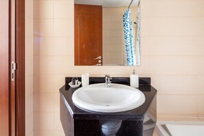 อ่างอาบน้ำ