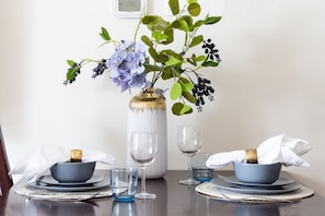 Dining - Prime & Cozy Studio Apartment in Sports City! (Dubai)