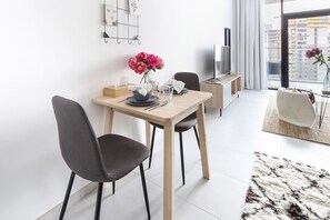 Dining - Stunning Studio w/ Burj Khalifa View! (Dubai)