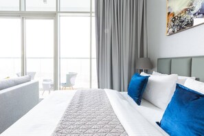 Laptop workspace, iron/ironing board, WiFi, bed sheets