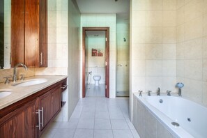Bathtub