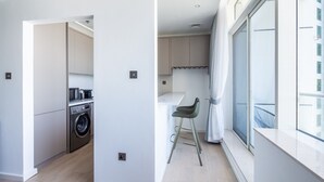 Interior - Exceptional 2BR Apartment in Dubai Marina (Dubai)