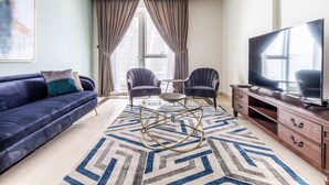 TV - Regal & Modern 2BR With Study in Downtown Dubai - Sleeps 5! (Dubai)