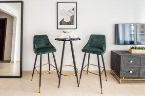 Interior - Modern Rustic Studio Apartment in Downtown Dubai (Dubai)