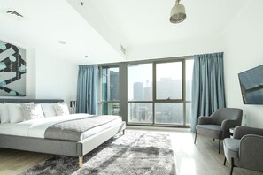 1 Schlafzimmer, laptopgeeigneter Arbeitsplatz, Bügeleisen/Bügelbrett