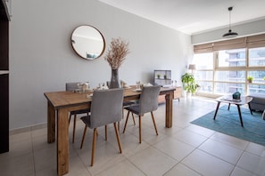 Dining - Stylish + Bright 1BR With Dubai Marina Views! (Dubai)
