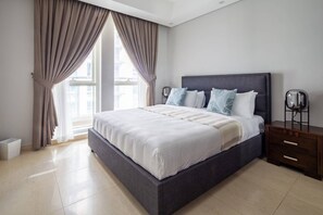 1 Schlafzimmer, laptopgeeigneter Arbeitsplatz, Bügeleisen/Bügelbrett