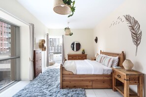 1 bedroom, laptop workspace, iron/ironing board, WiFi - Trendy & Modern 1BR in Marina - Sleeps 4! (Dubai)